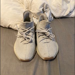 ADIDAS YEEZY 350 BOOST SESAME SIZE 9.5 MENS